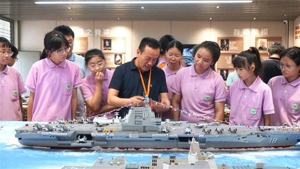 我區首個校園國防教育基地揭牌